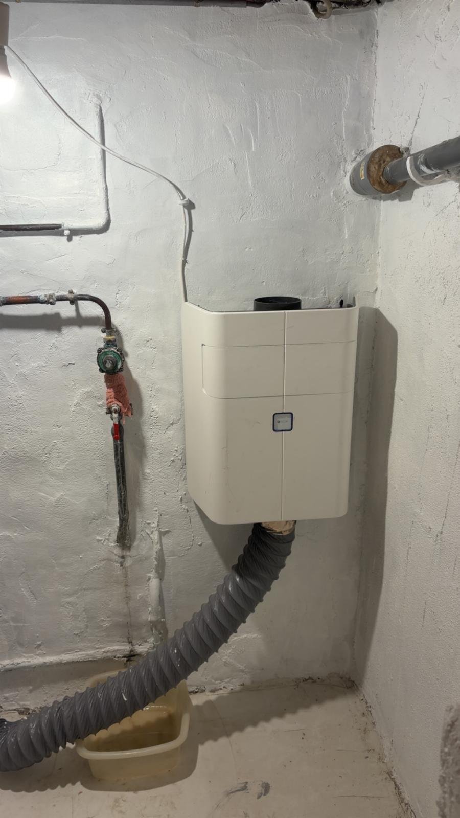 Centrale de ventilation installée dans un local technique